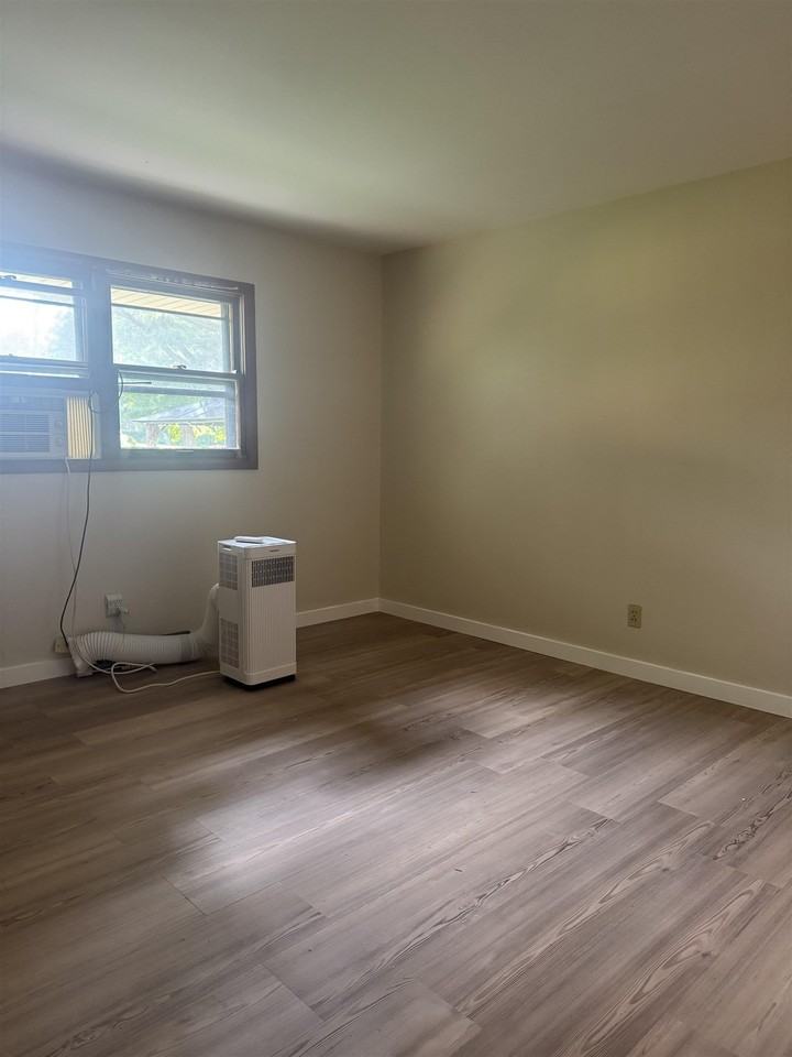 5213 Village Ct - Photo 3 of 6