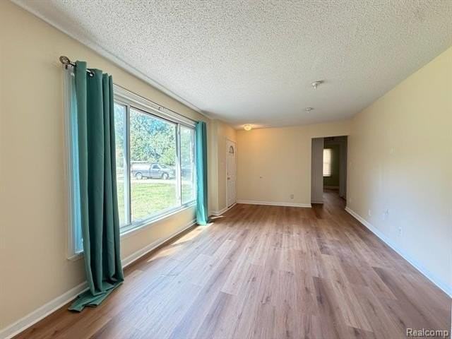 15024 Lyons St - Photo 4 of 19