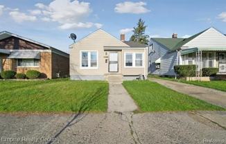 18417 Albion St - Photo 1 of 1