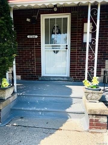 17347 Hartwell St - Photo 2 of 48