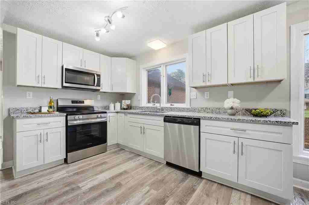9R Rhodelia Ln - Photo 6 of 42