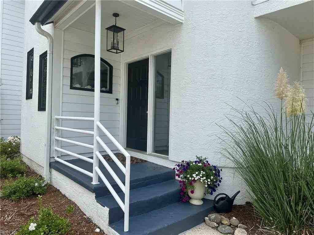 728 Surfside Ave - Photo 3 of 34