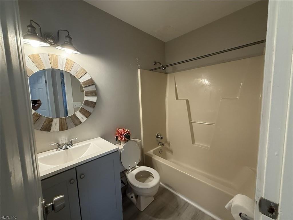1012 E Balview Ave - Photo 4 of 12