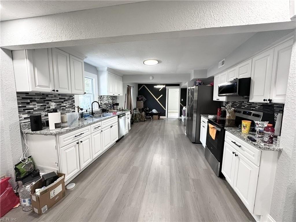 1029 Willingham St - Photo 3 of 15