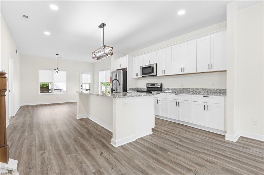 317 Cottonwood Ave - Photo 7 of 31