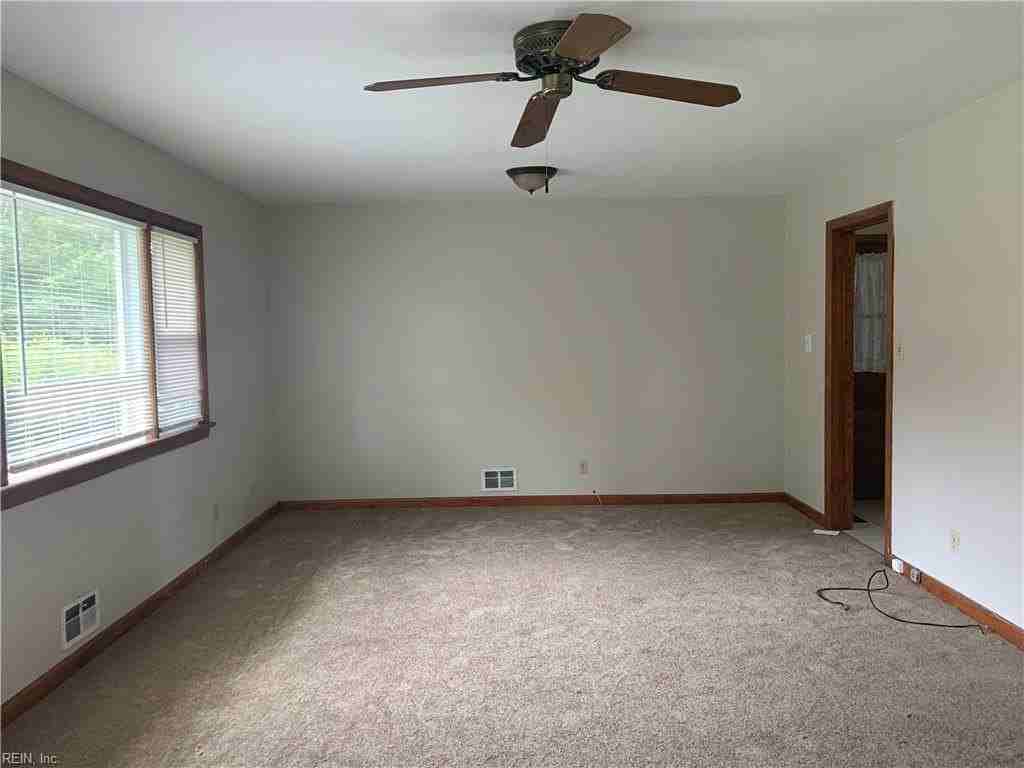 1420 Dermott Ave - Photo 3 of 6