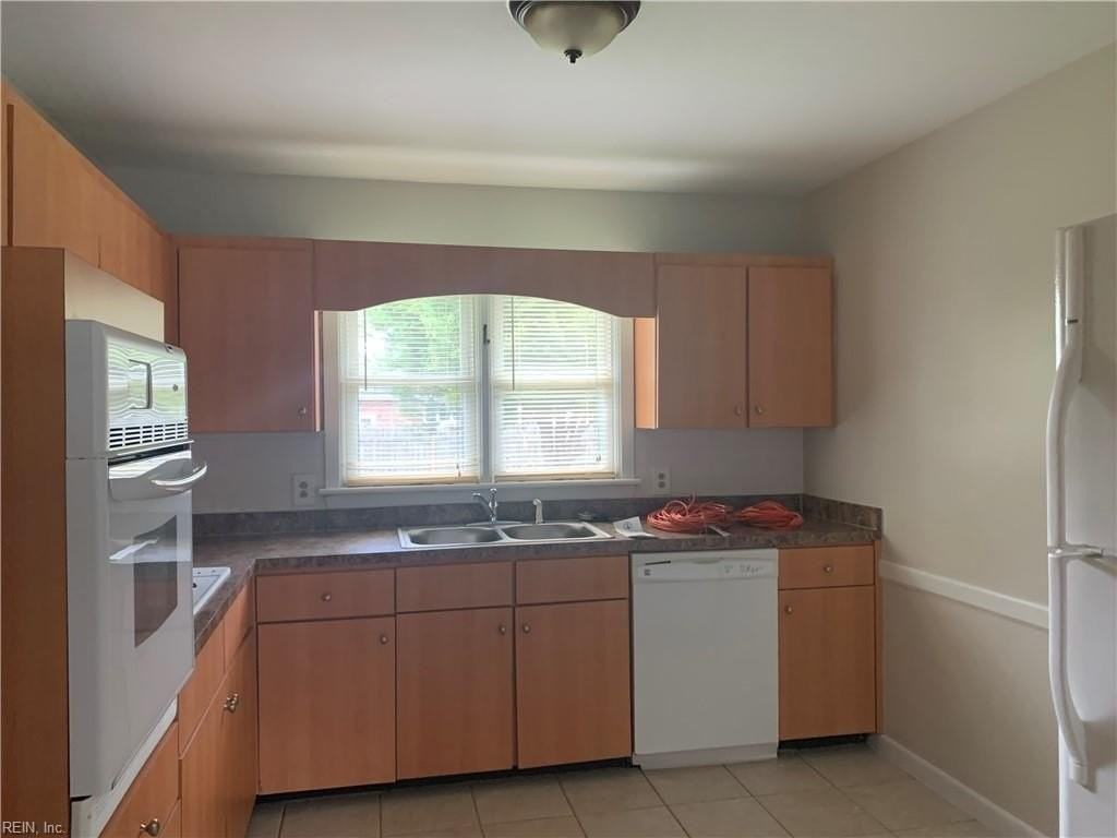 1420 Dermott Ave - Photo 5 of 6