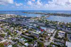 featured image of 324 W Pine St #11