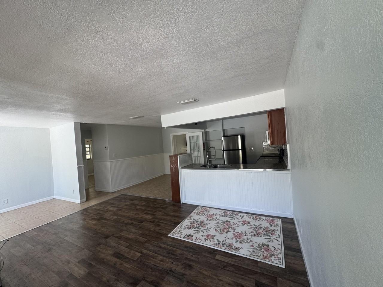 6101 Ne 4th Ave - Photo 2 of 9