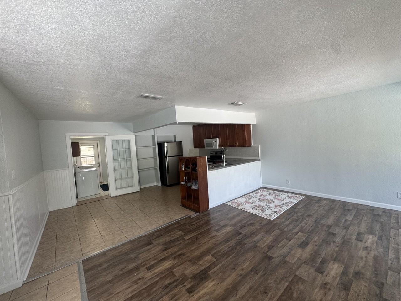 6101 Ne 4th Ave - Photo 3 of 9