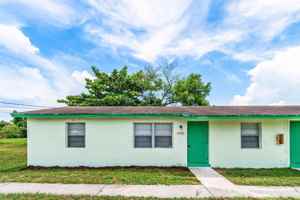 featured image of 4766 Gulfstream Rd