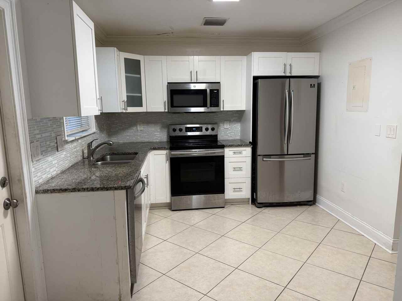 2018 S 10th St #C - Photo 6 of 12