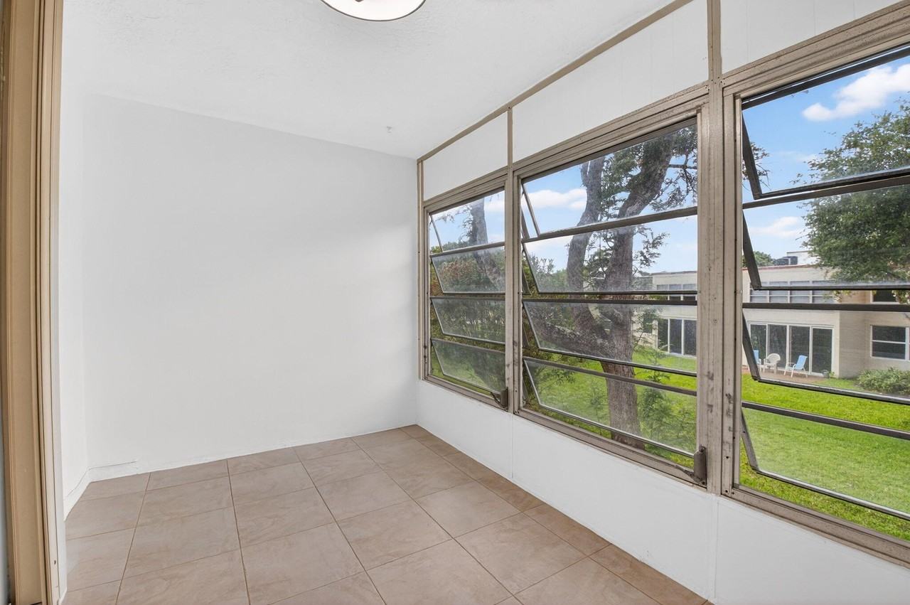 10 Willowbrook Ln #207 - Photo 4 of 46