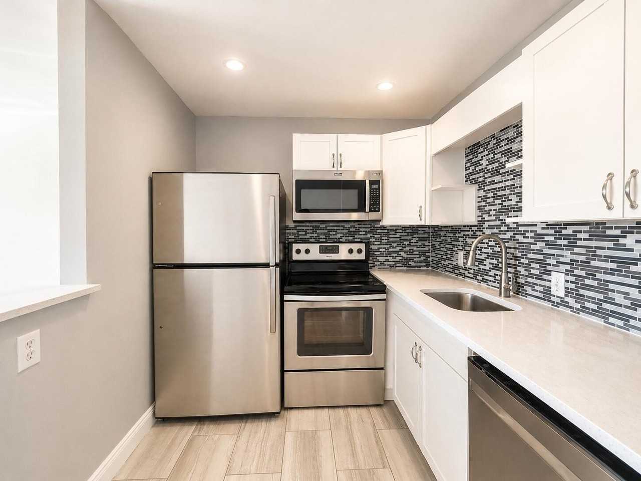119 Sussex F #119 - Photo 4 of 15