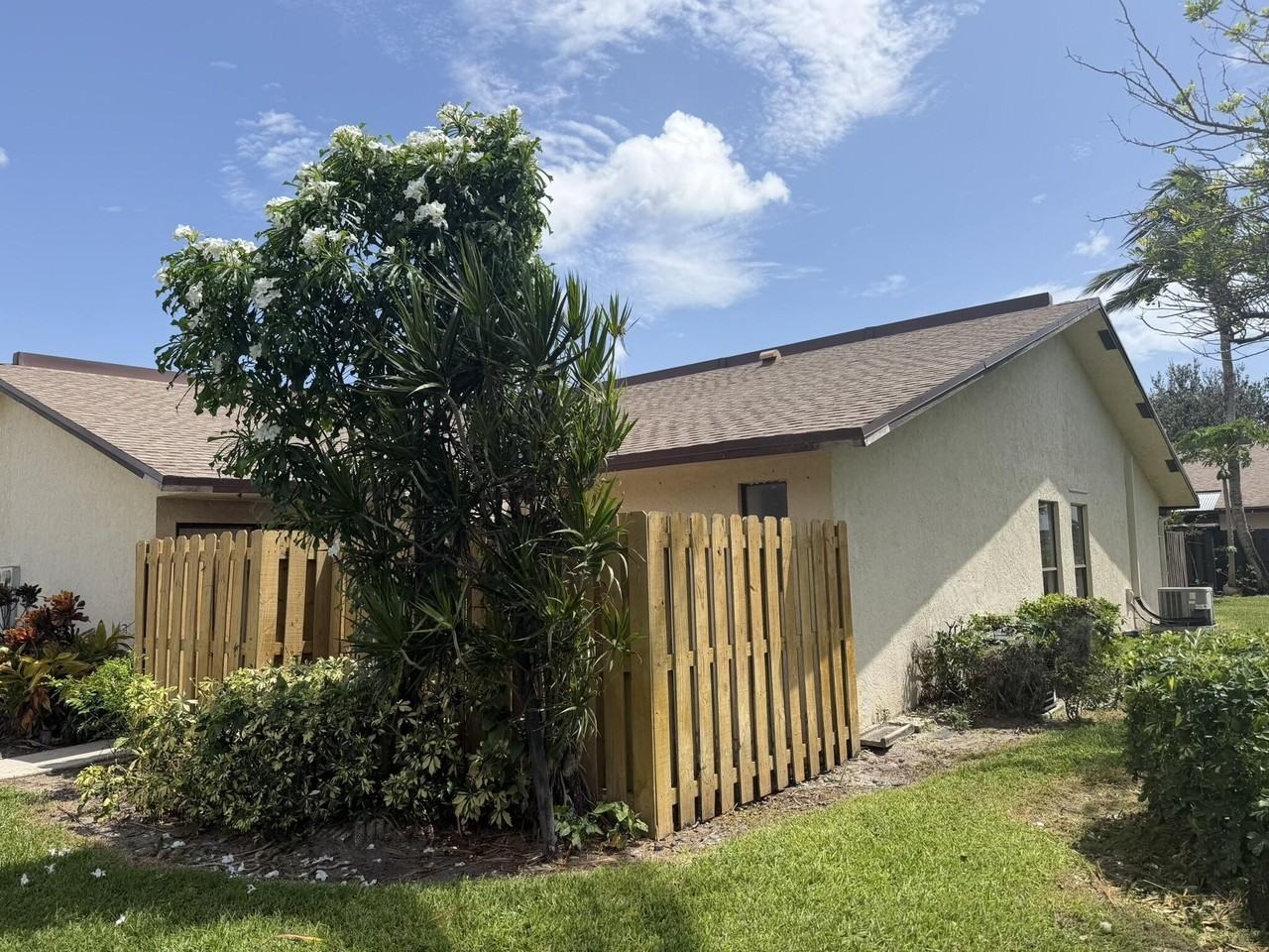 1501 Waterview Cir - Photo 2 of 20