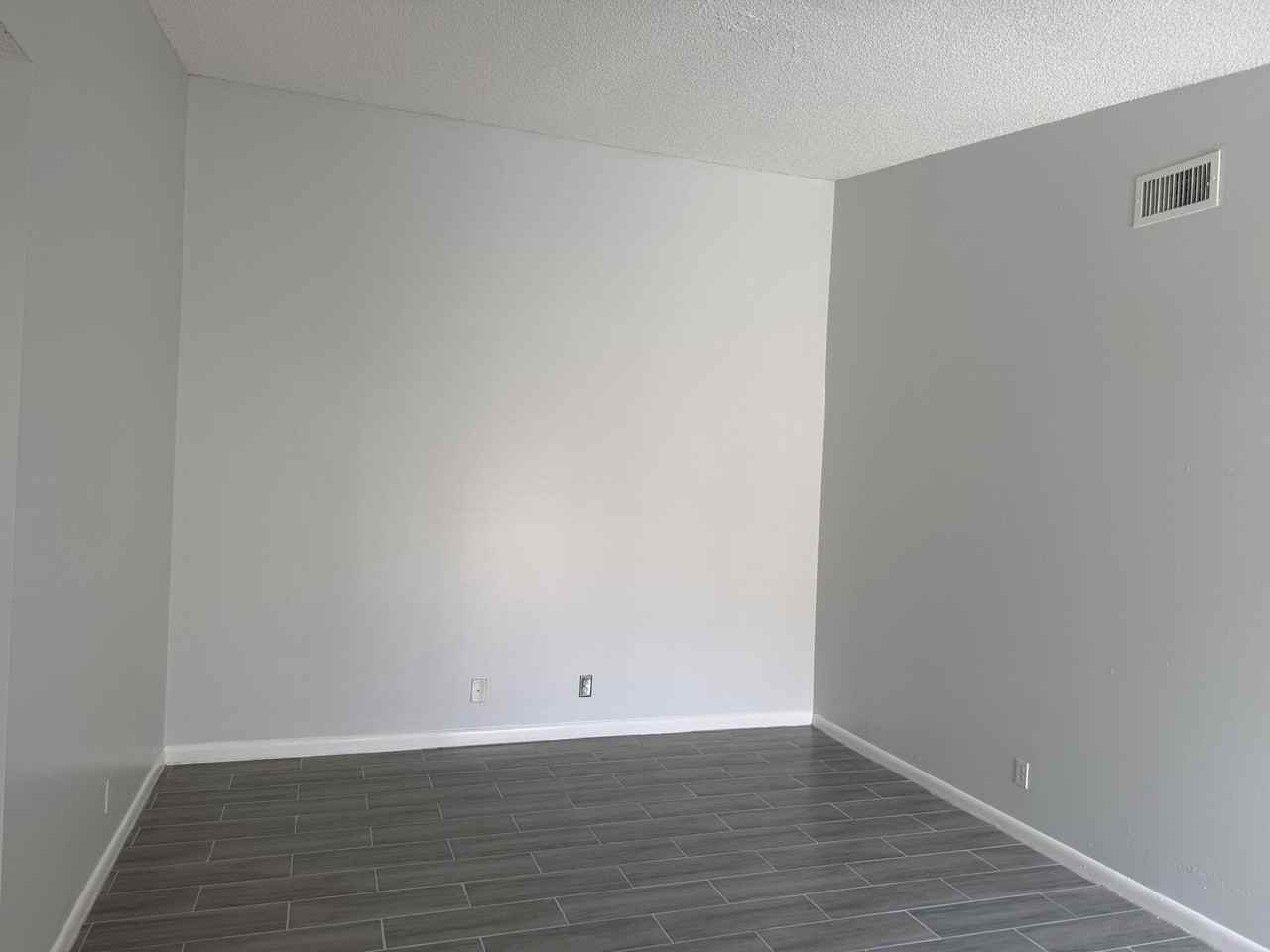 1501 Waterview Cir - Photo 5 of 20