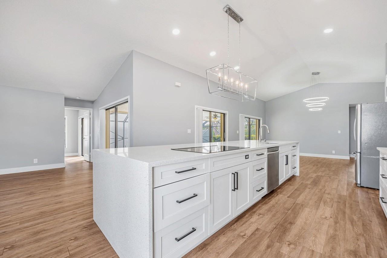 21356 Summertrace Cir - Photo 2 of 33