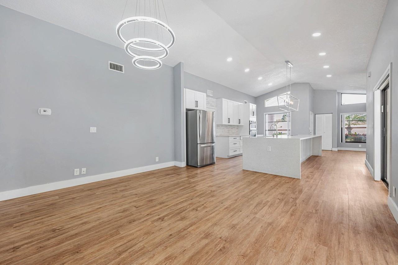 21356 Summertrace Cir - Photo 7 of 33