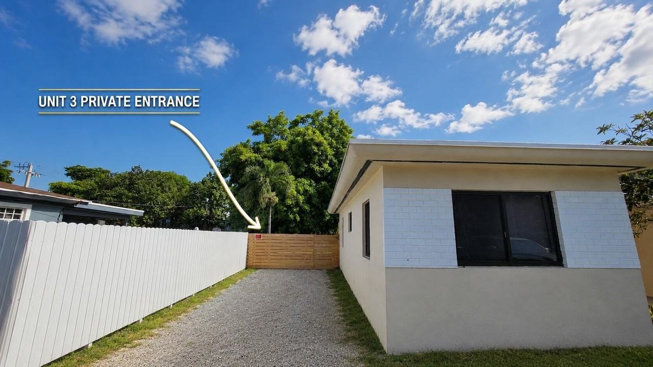 6220 Sw 27th St #3 - Photo 2 of 8