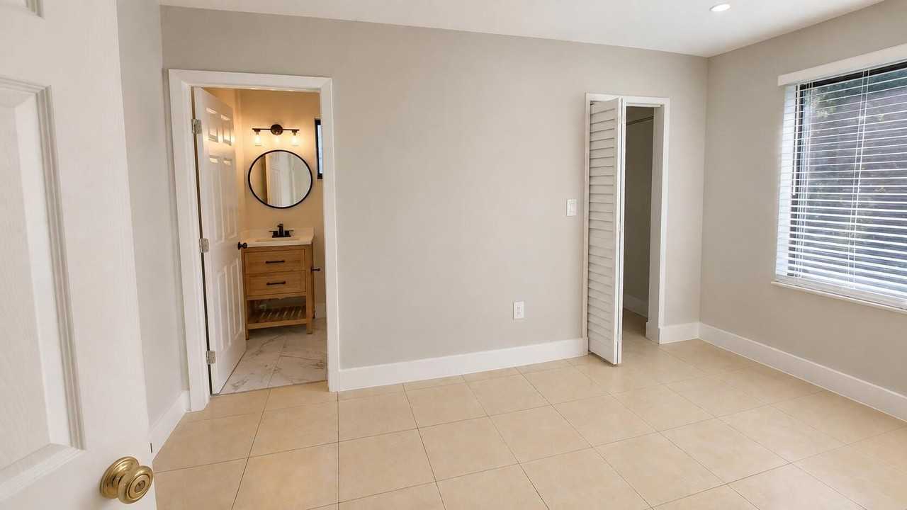 6220 Sw 27th St #3 - Photo 3 of 8