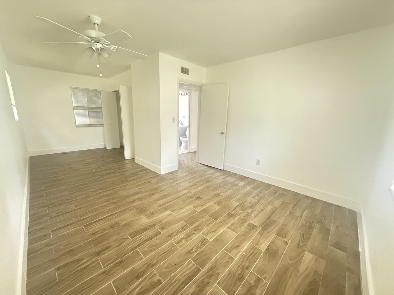 3530 Nw 1st Ct - Photo 7 of 9