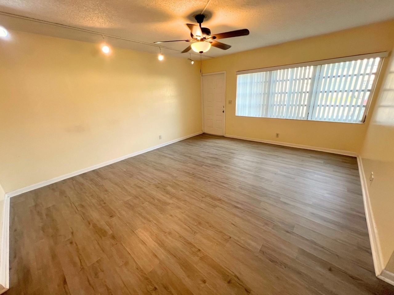 843 Twin Lakes Dr #30B - Photo 3 of 17