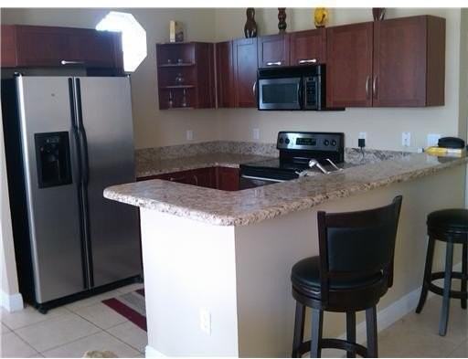 29 Ne 24th Ave #29 - Photo 3 of 4