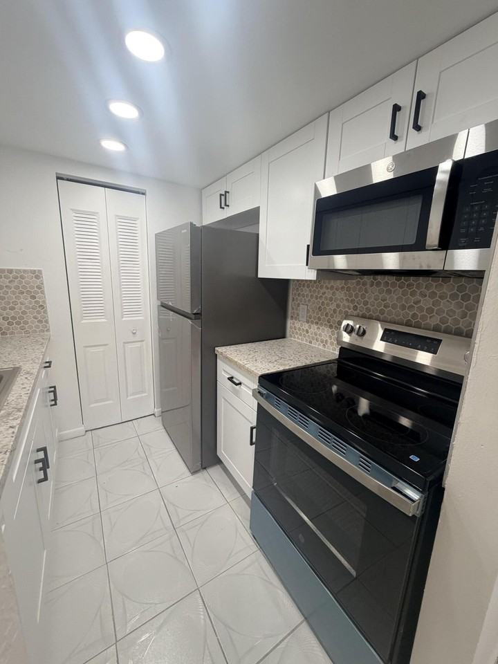 1210 Old Boynton Rd #103 - Photo 3 of 13