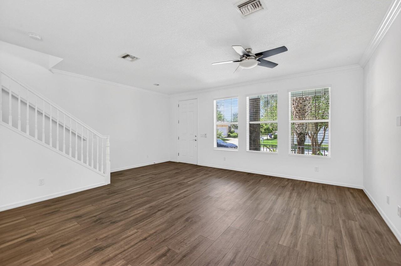 1362 Turnbridge Dr - Photo 4 of 50