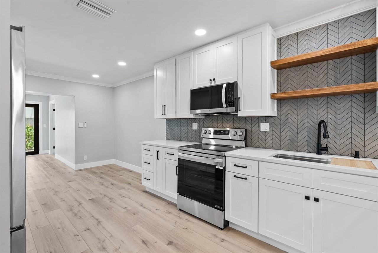 2600 Ne 5th Ave #2 - Photo 4 of 42