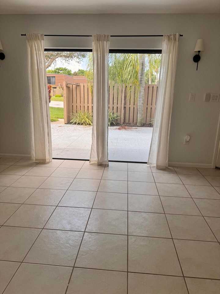 904 9th Ct - Photo 2 of 14