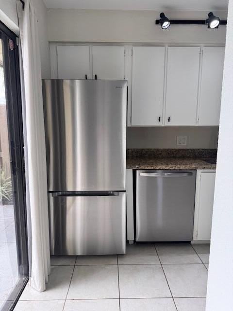904 9th Ct - Photo 6 of 14