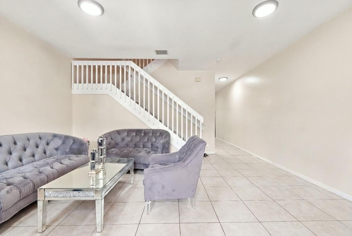 406 W Santa Catalina Cir #406 - Photo 3 of 23