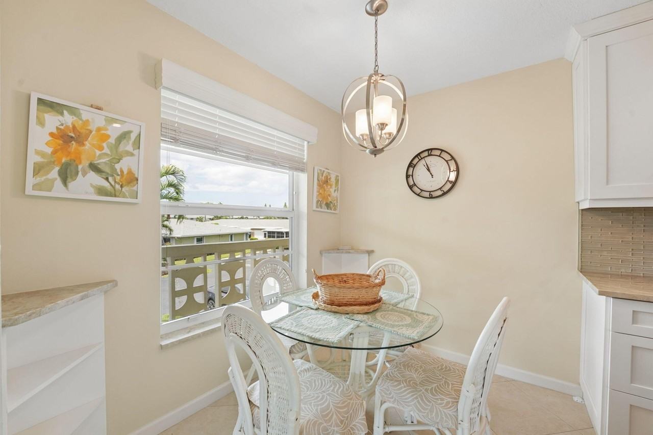 1080 Mahogany Way #204 - Photo 3 of 35