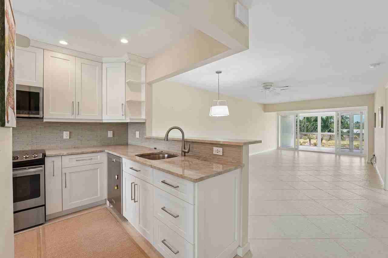 1080 Mahogany Way #204 - Photo 5 of 35