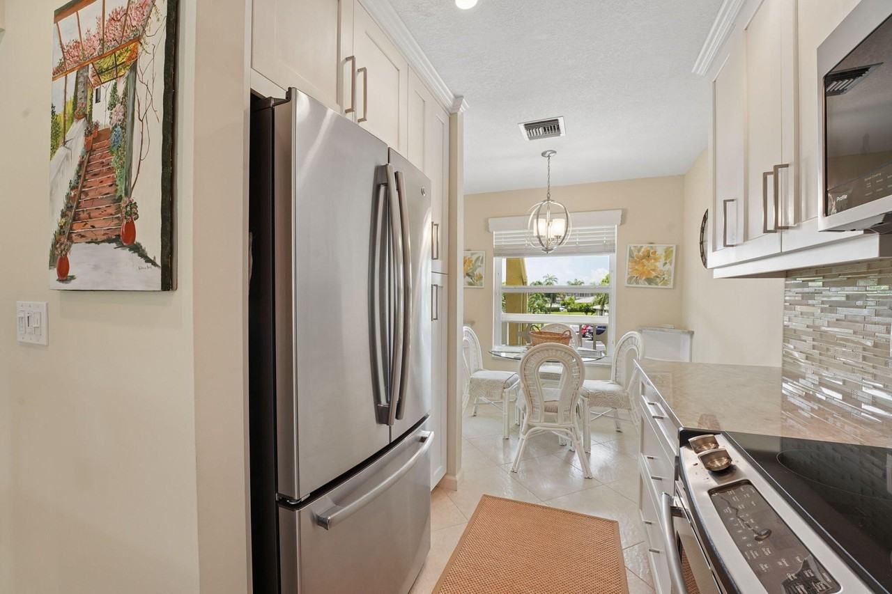 1080 Mahogany Way #204 - Photo 7 of 35