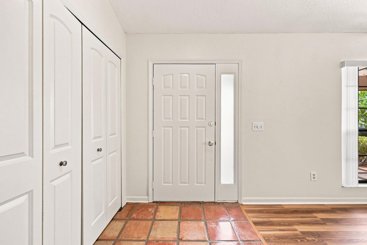 10798 Cypress Bend Dr - Photo 5 of 50