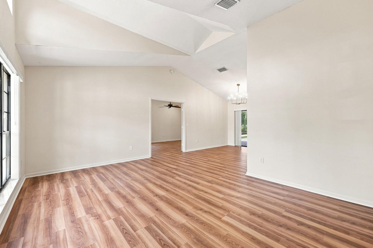 10798 Cypress Bend Dr - Photo 6 of 50