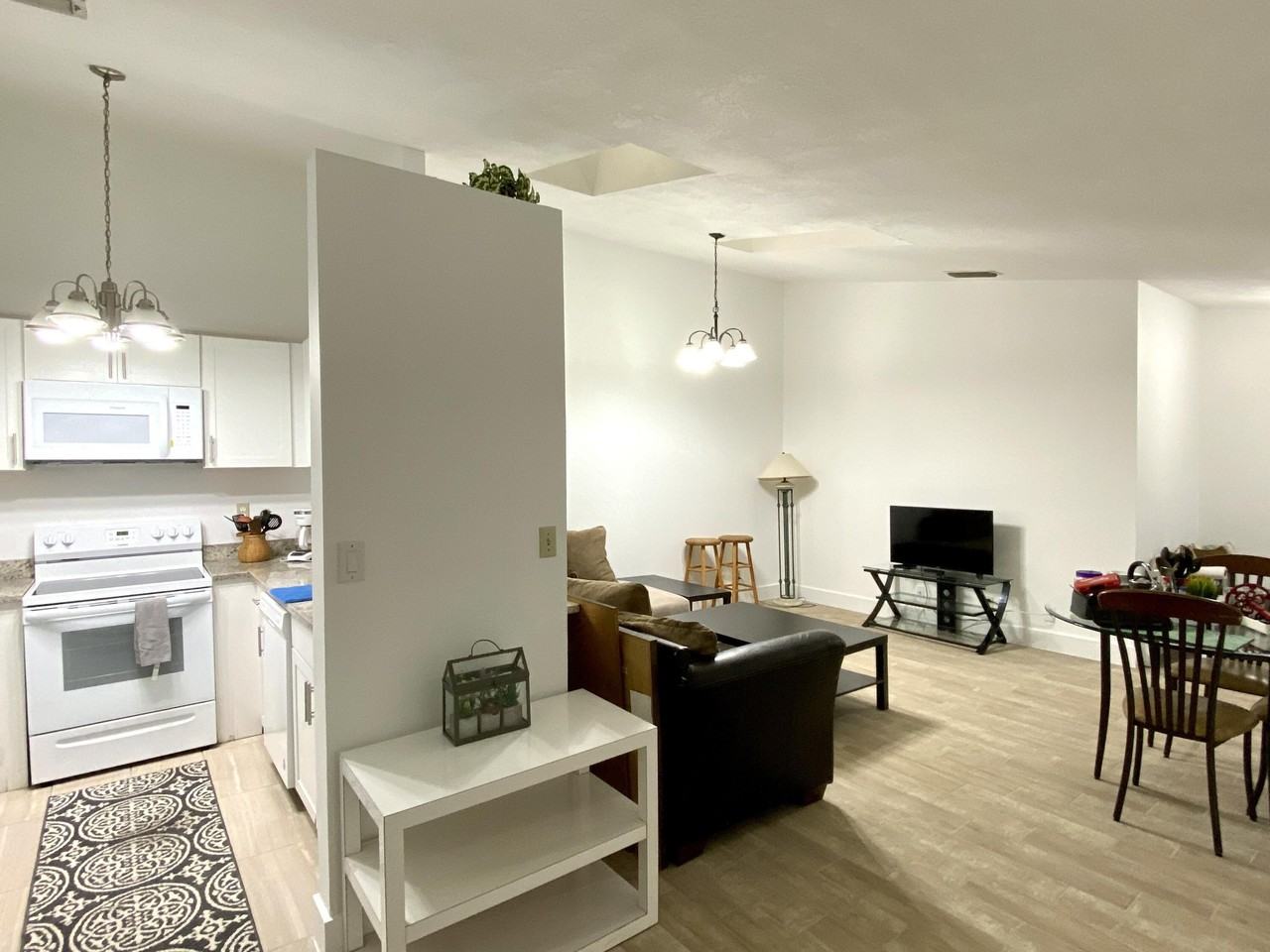 14109 Wellington Trce - Photo 3 of 18