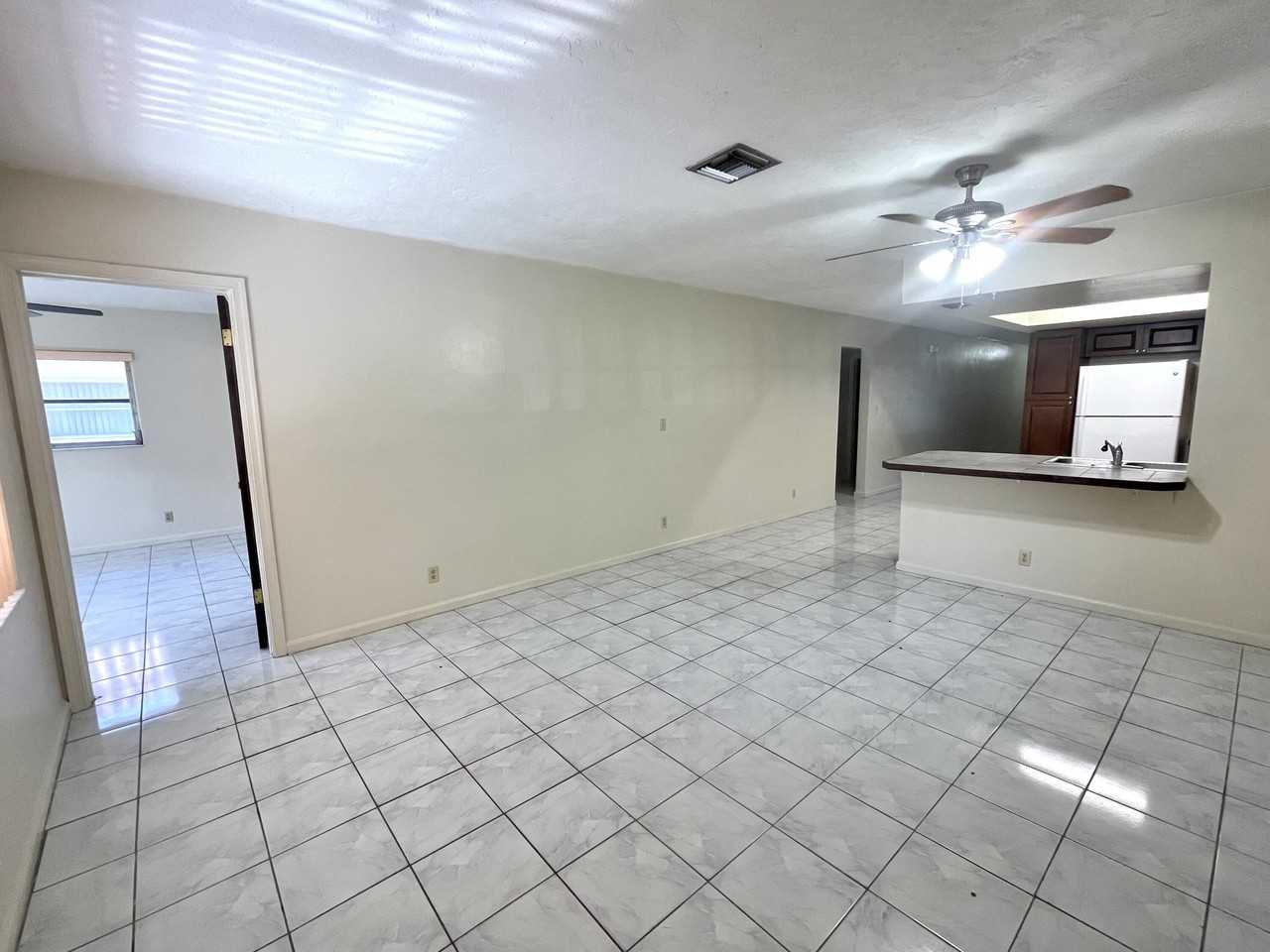 7112 Nw 78th Ave - Photo 6 of 16