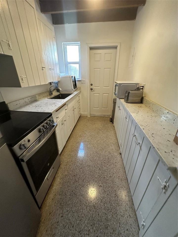 234 Ne 5th Ter - Photo 5 of 16