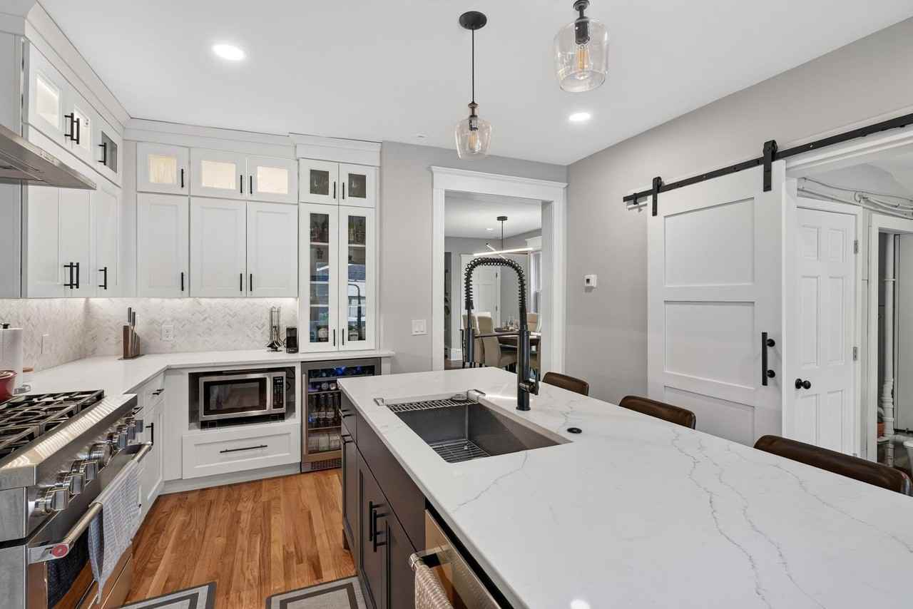 419 2nd St Ne - Photo 3 of 27