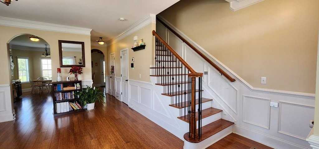 910 Mccathern Ave - Photo 3 of 50