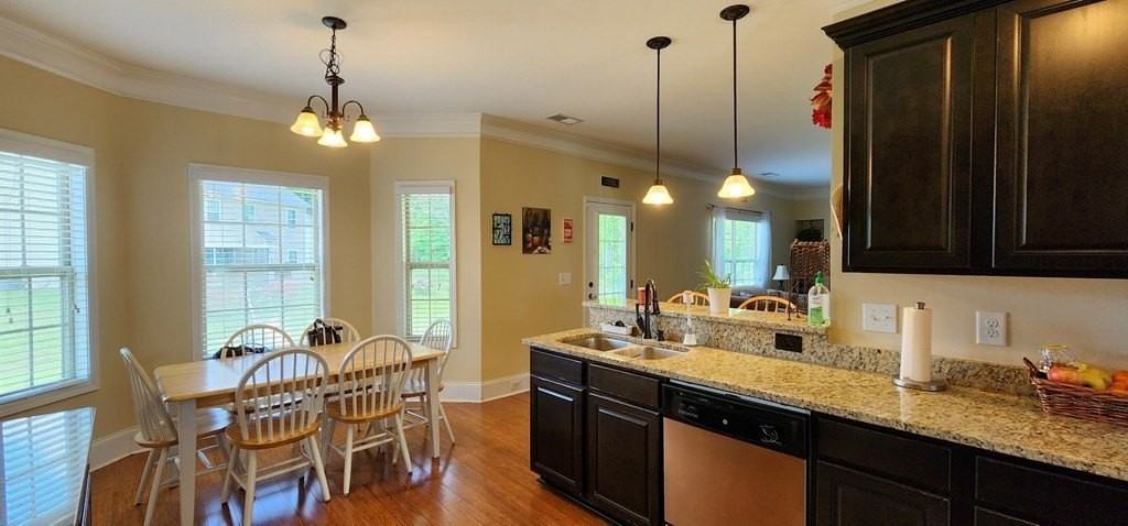 910 Mccathern Ave - Photo 7 of 50