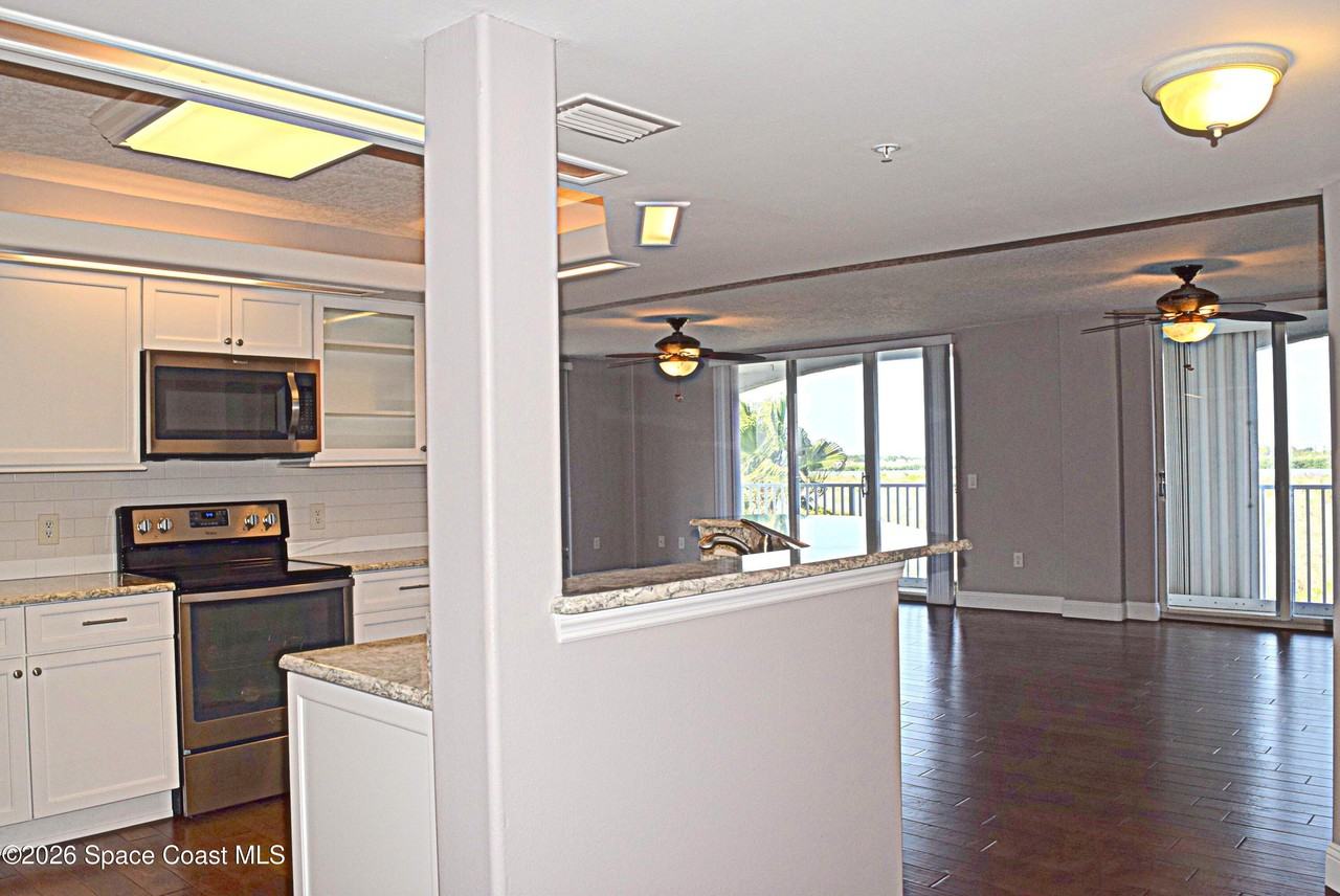801 Del Rio Way #502 - Photo 4 of 25