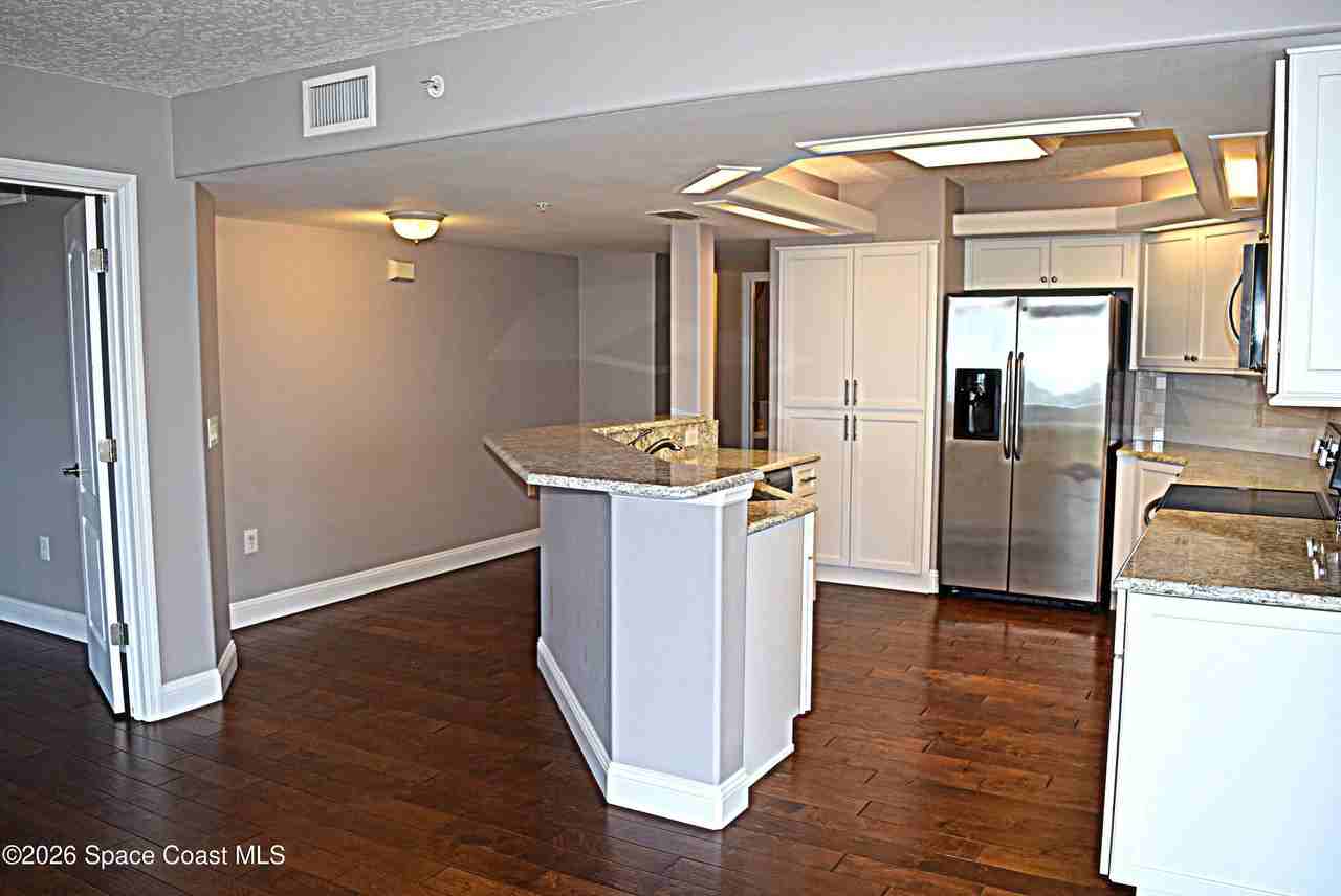 801 Del Rio Way #502 - Photo 5 of 25