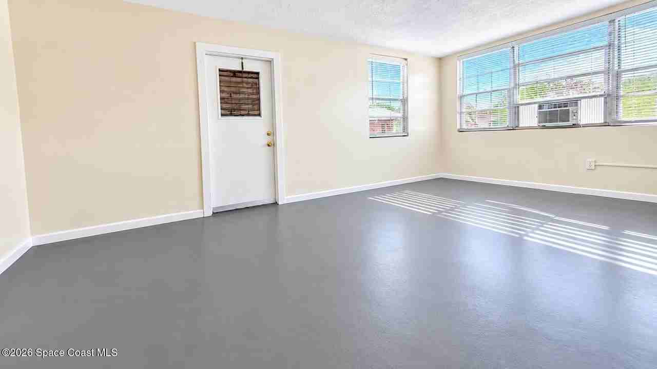 1105 Park Dr - Photo 5 of 8
