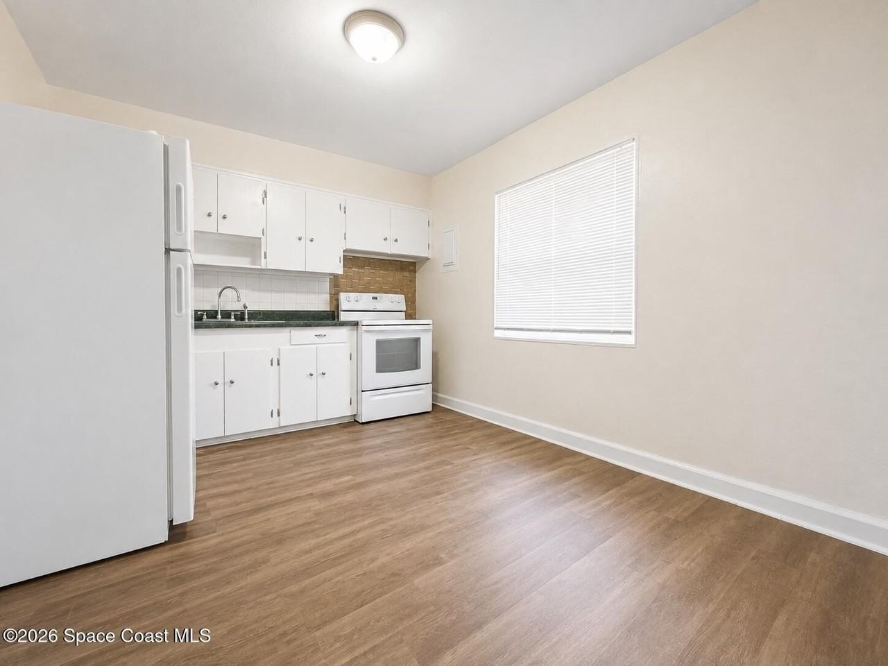 1105 Park Dr - Photo 7 of 8