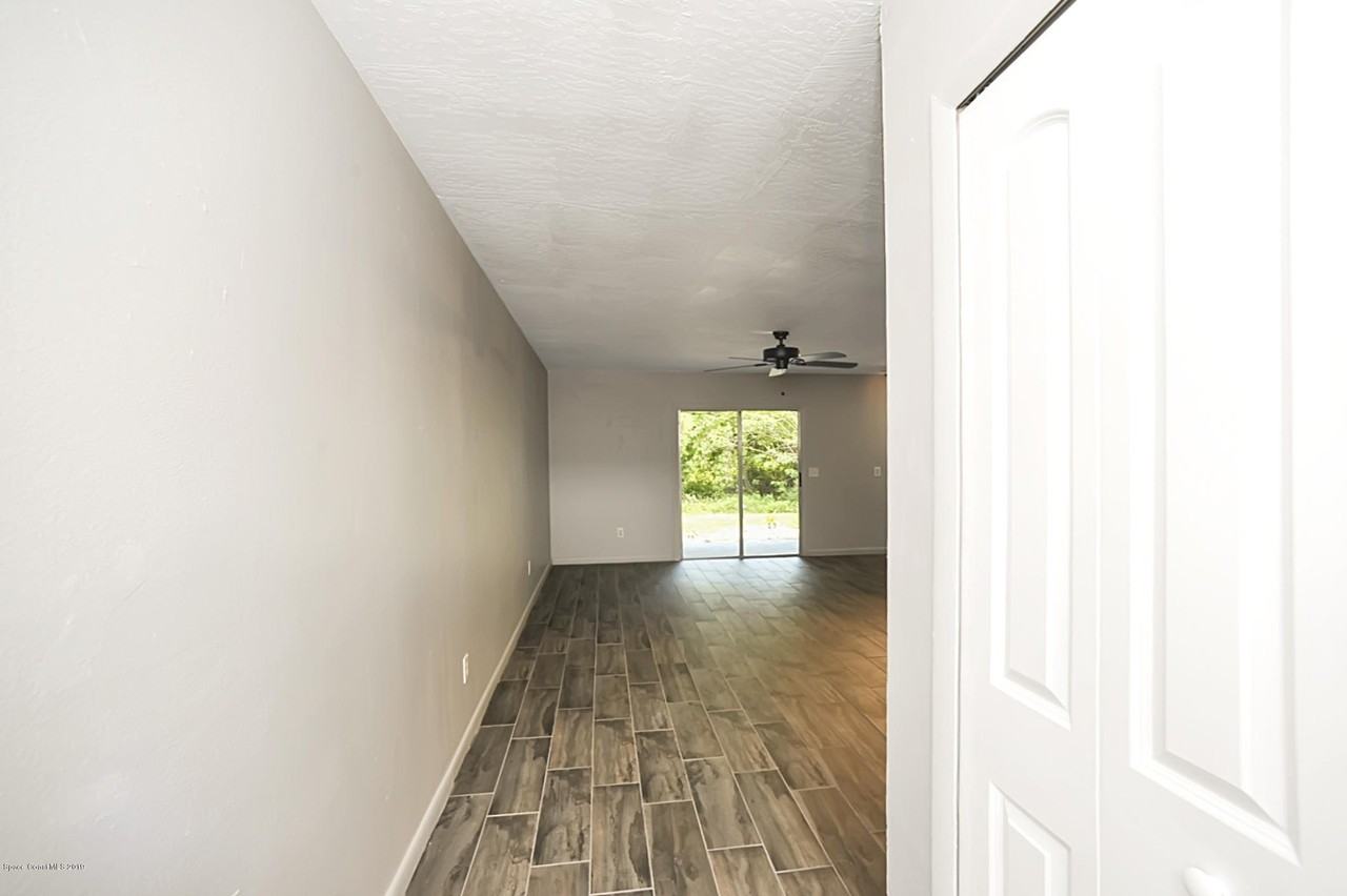 1928 Agora Cir Se #106 - Photo 2 of 10