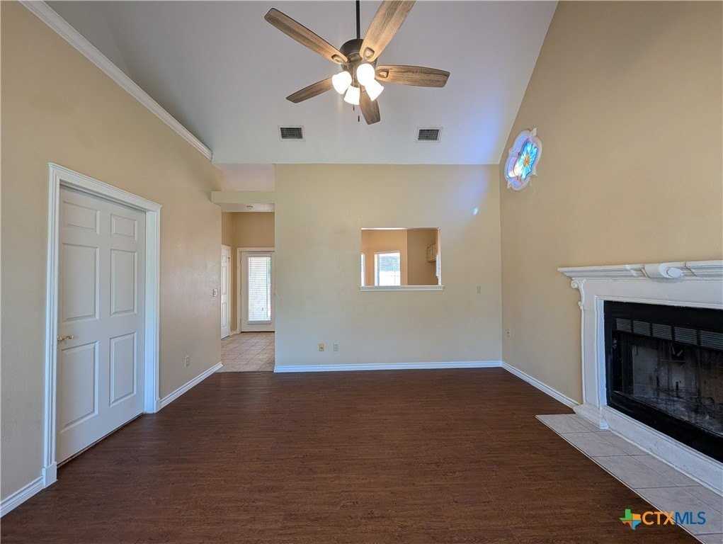 1043 Rivertree Dr - Photo 7 of 36